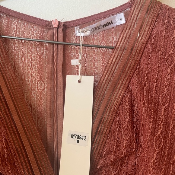 Lace Australian dress - Picture 2 of 6